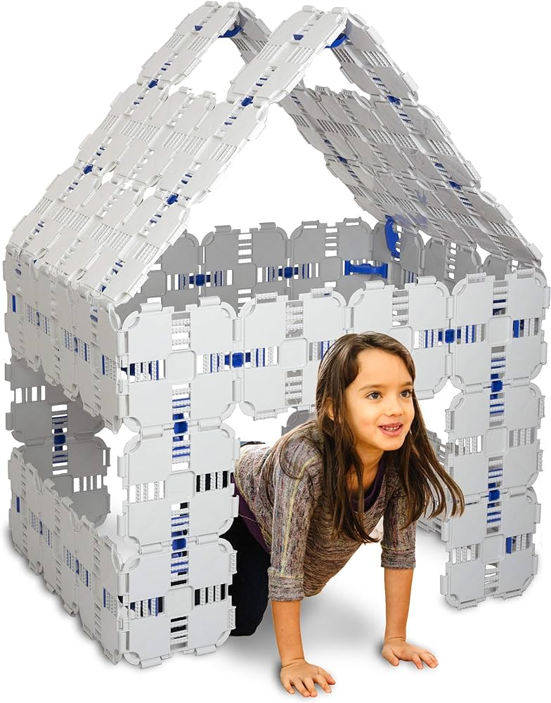 a fort made out of building blocks